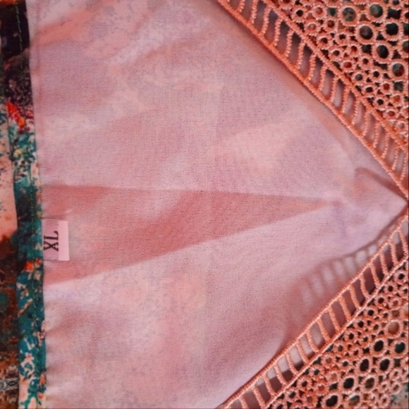 Ladies Multicolor Abstract Pattern V-Neck Tank Top (Size XL) - Picture 8 of 8